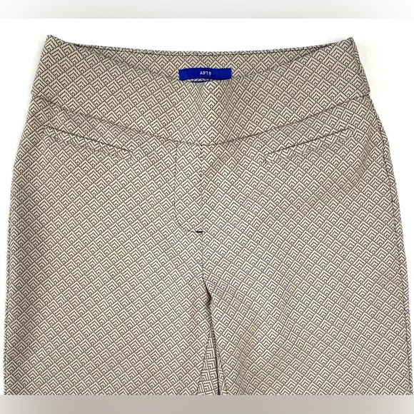 Apt. 9 Brynn Women’s Gray Pattern Cropped Pull On Stretch Pants Size 8 - Picture 2 of 13